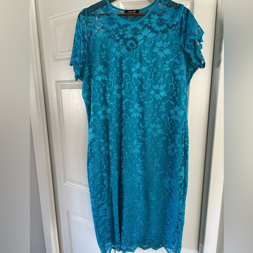 Elegant teal/turquoise Nouvelle Collection plus size lace dress, size 22-24